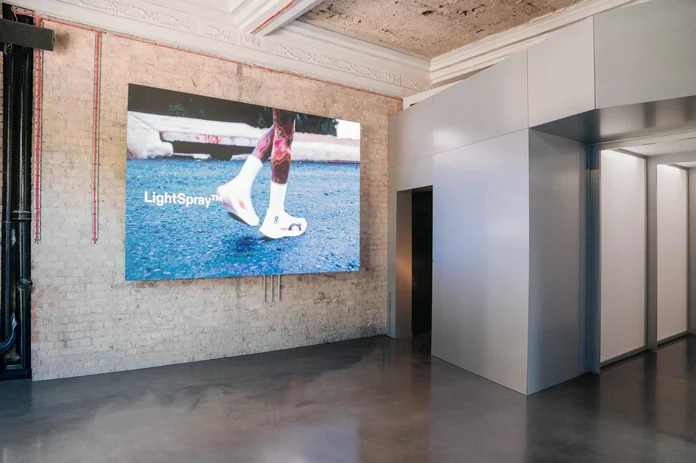 Immersive entrance design and spatial setup