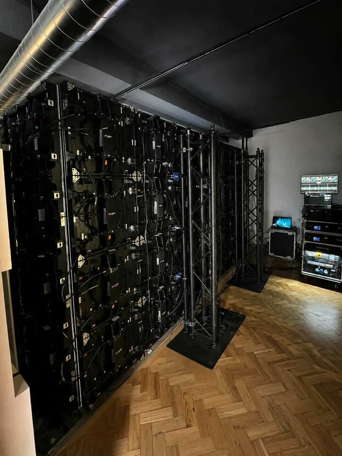 Technical setup and LED integration backstage